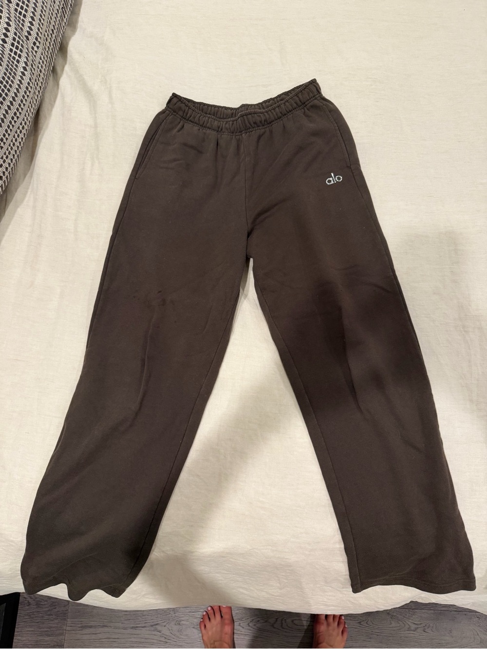ALO Accolade espresso Relaxed Sweatpants